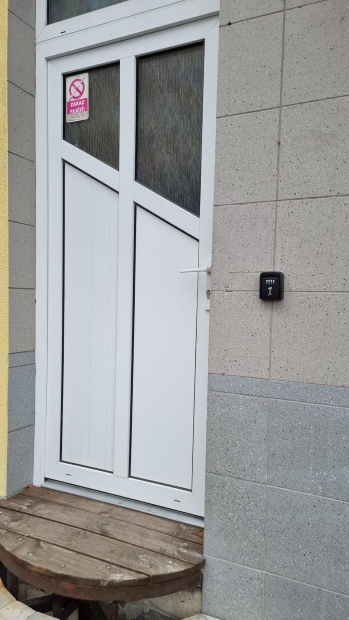 Apartmán Hradná 9 Nové Zámky Exterior foto